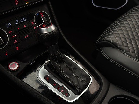 Vehicle Image 32
