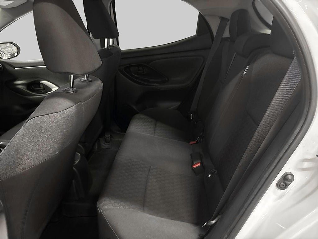 Vehicle Image 11