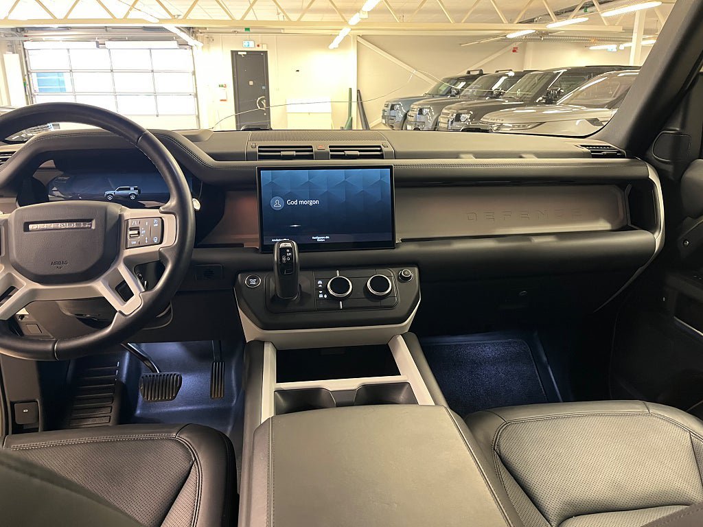 Vehicle Image 9