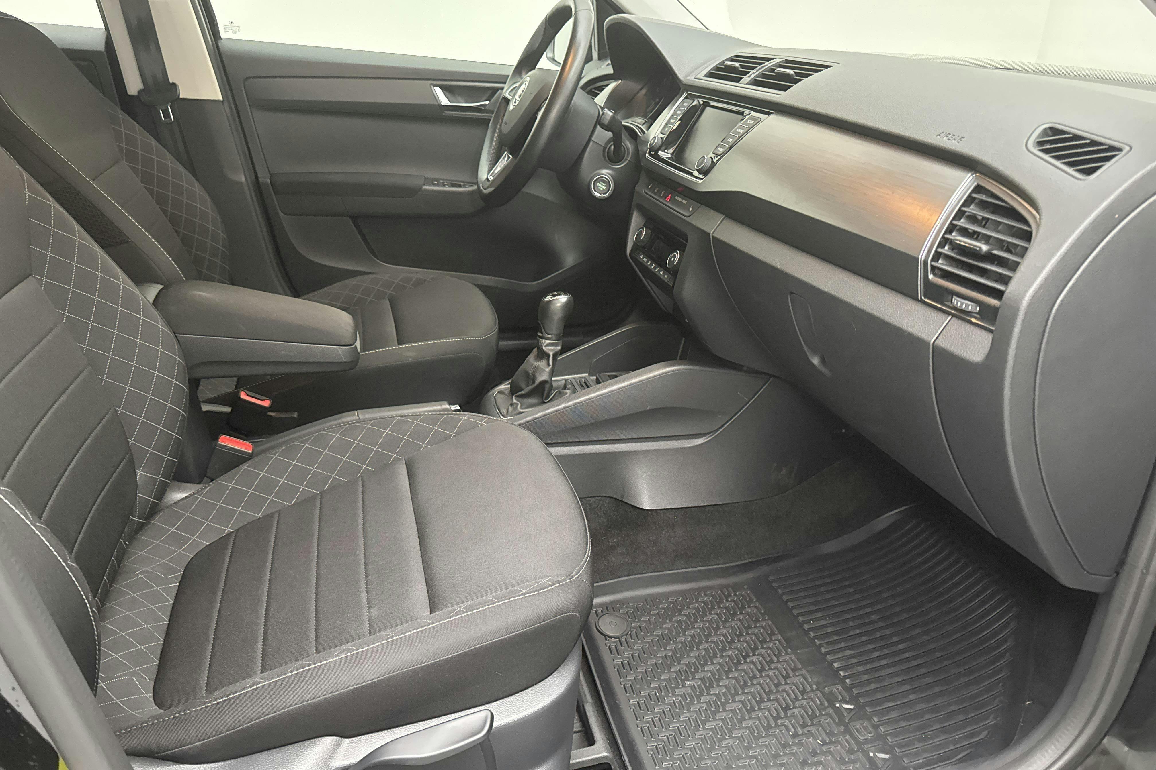 Vehicle Image 7