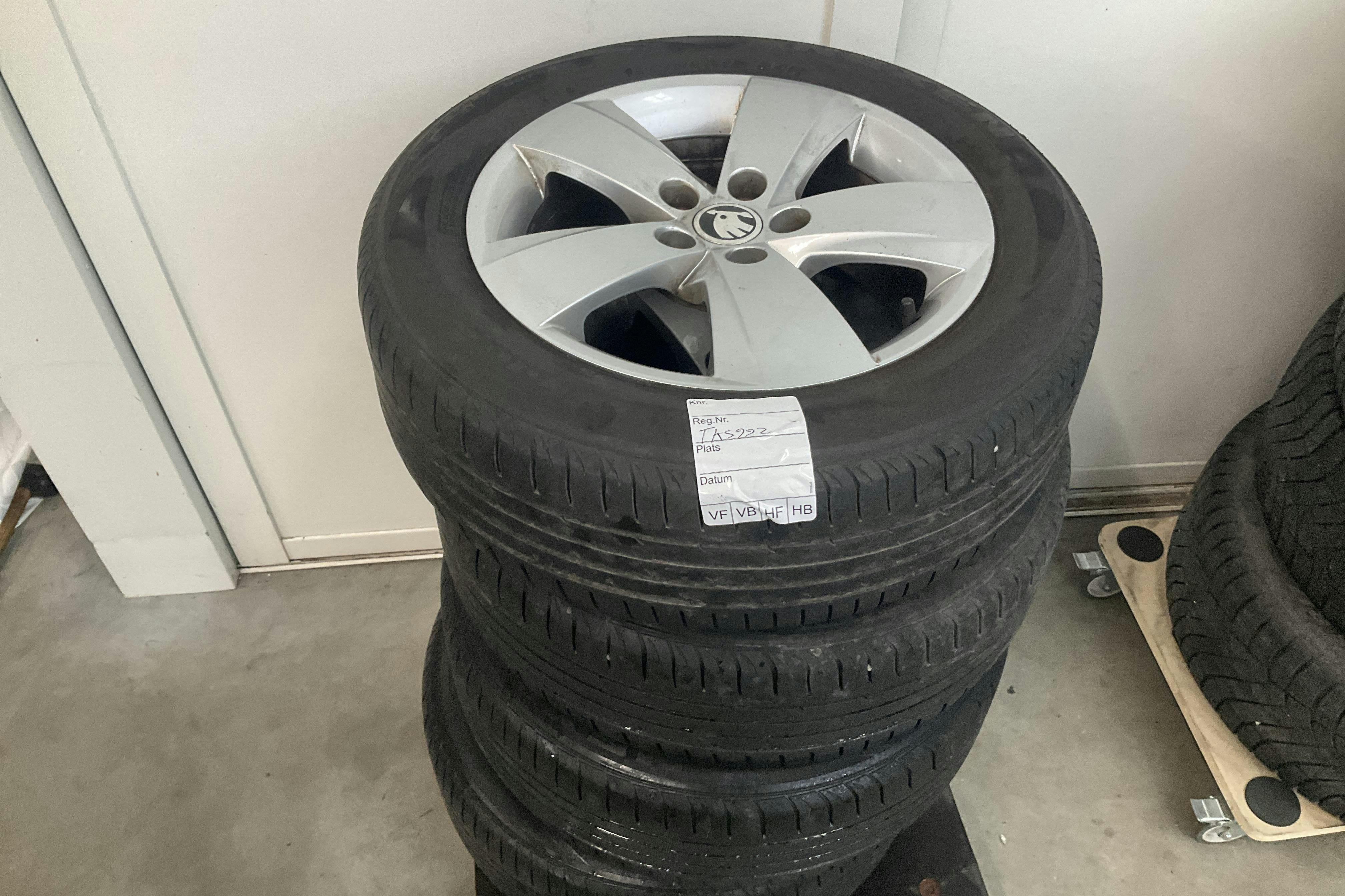 Vehicle Image 13
