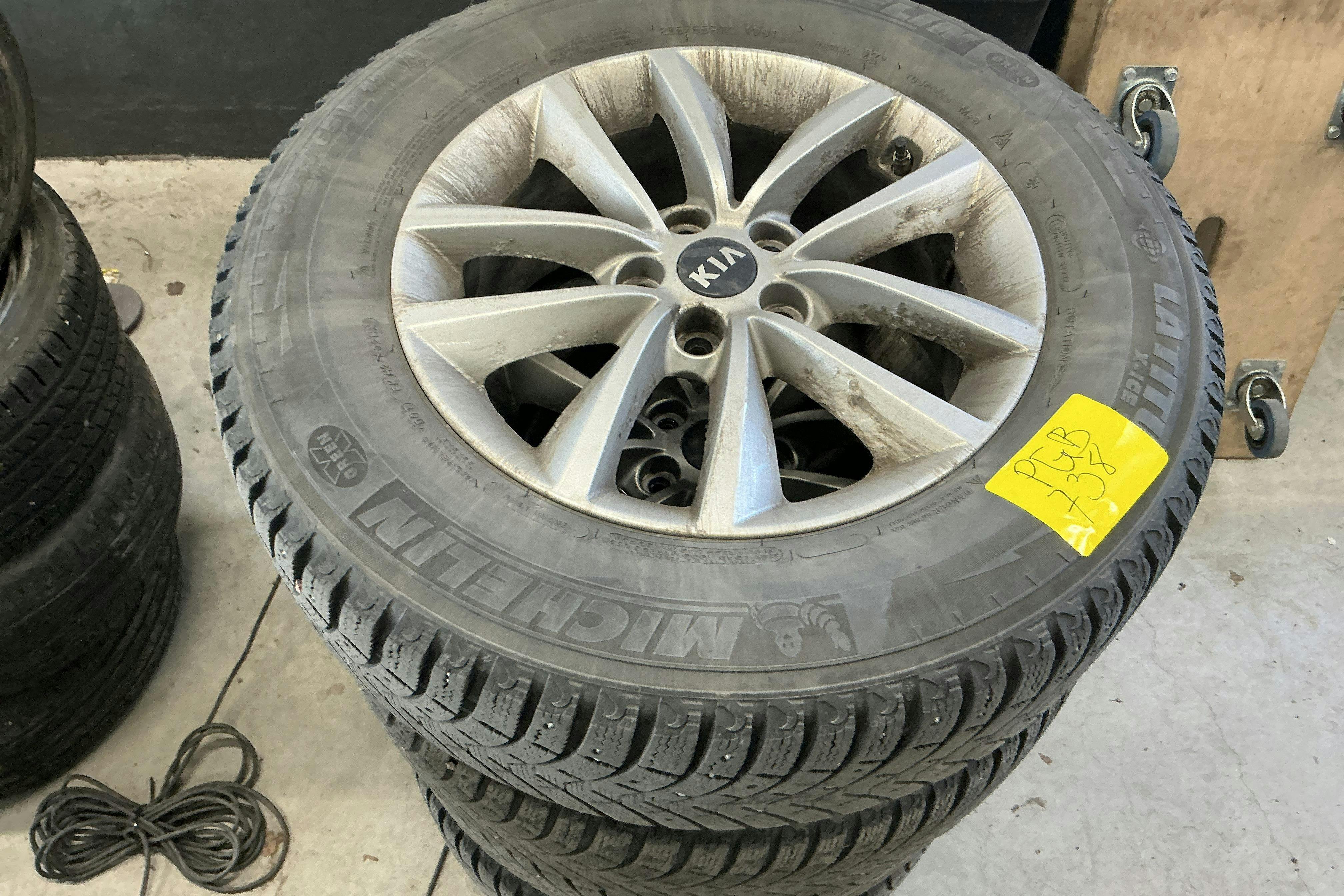 Vehicle Image 17