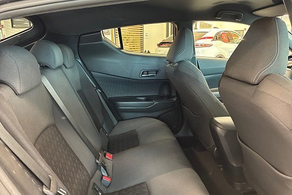 Vehicle Image 7