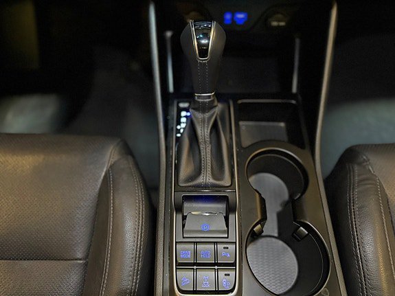 Vehicle Image 23