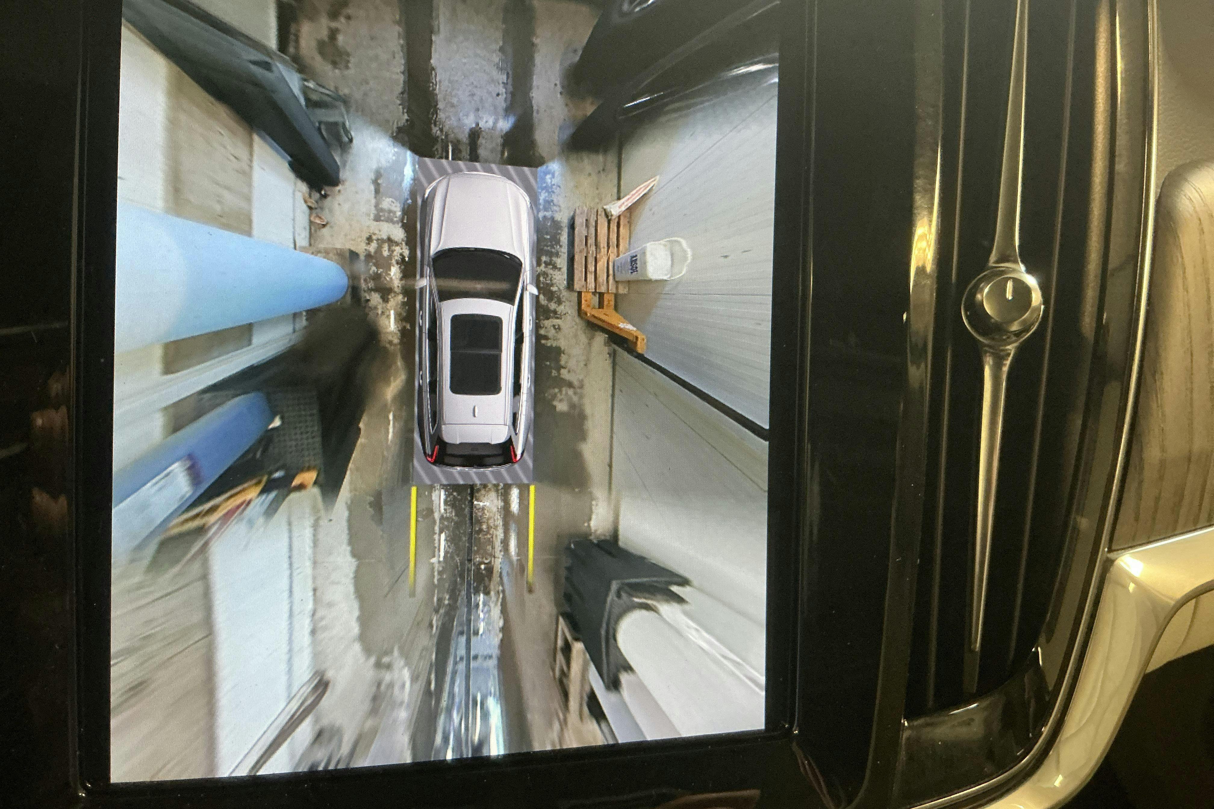 Vehicle Image 12