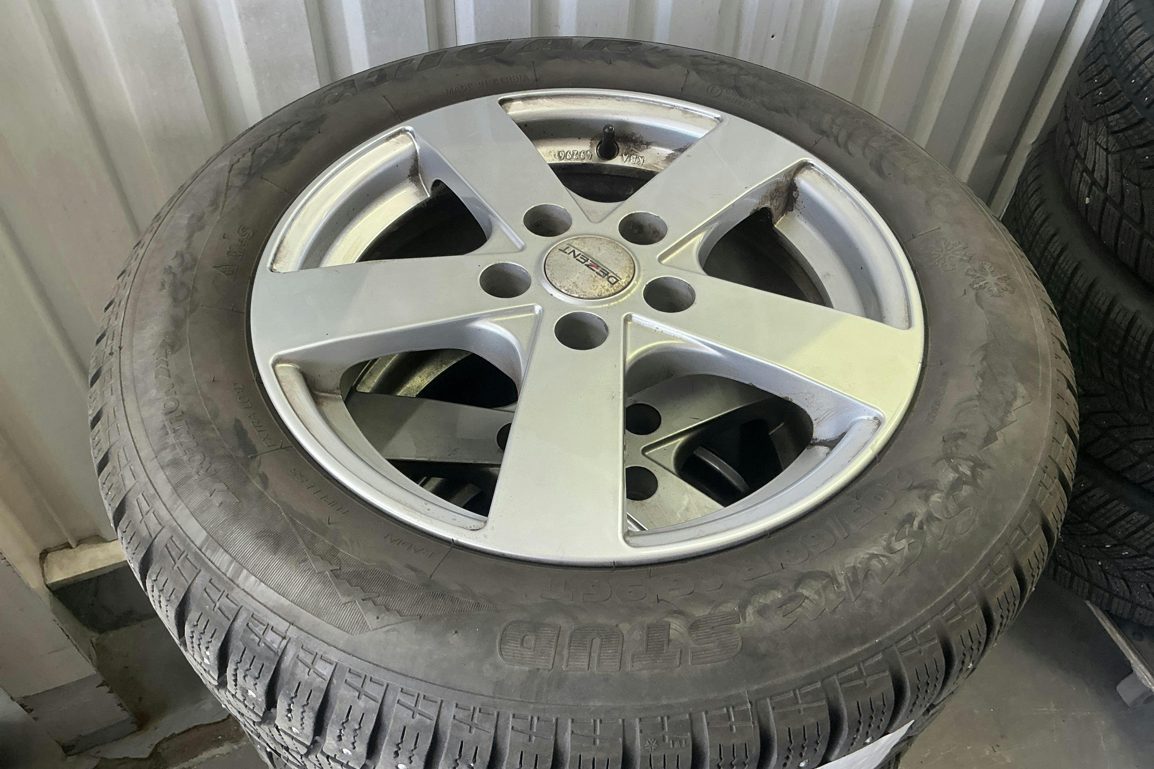 Vehicle Image 12