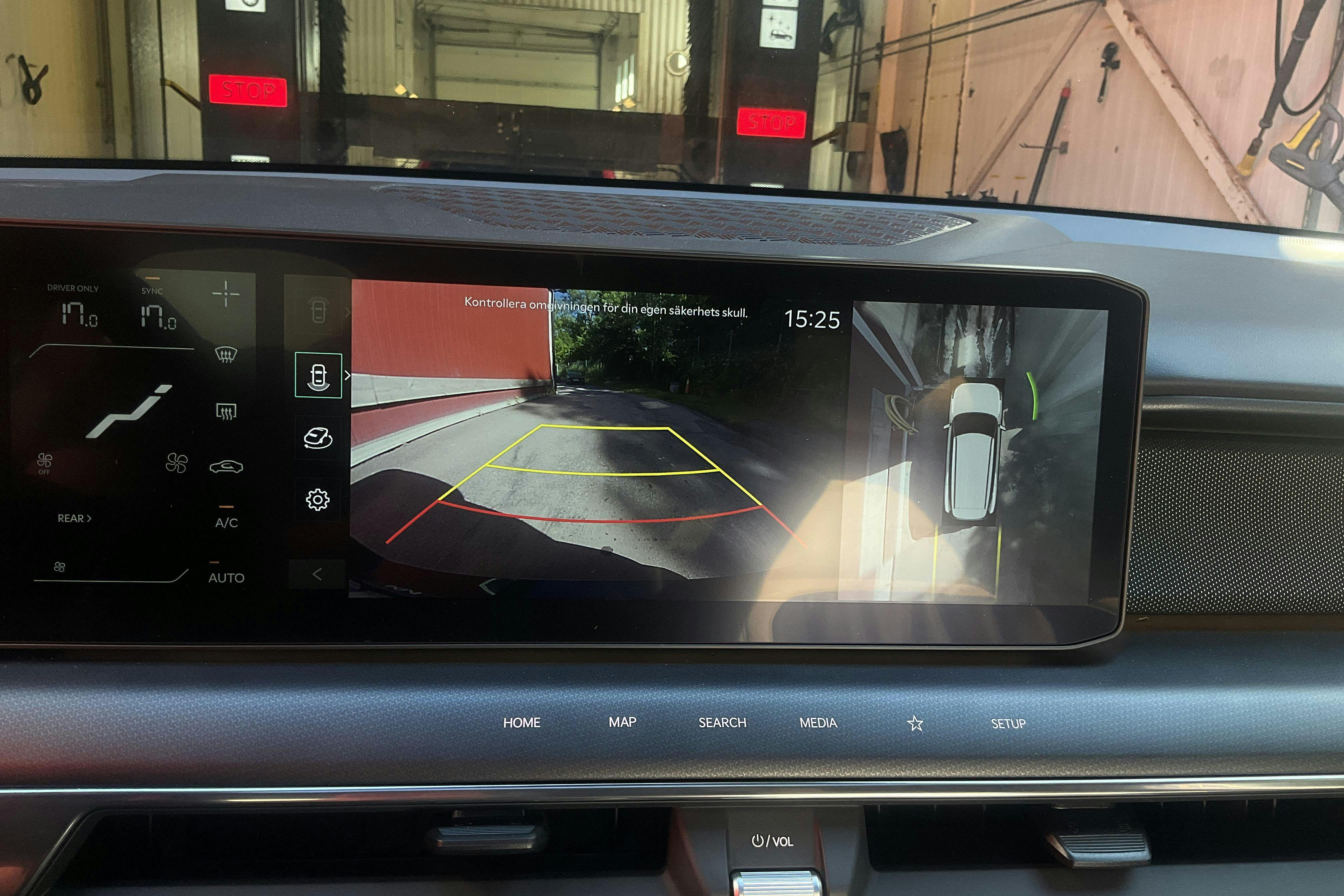 Vehicle Image 15