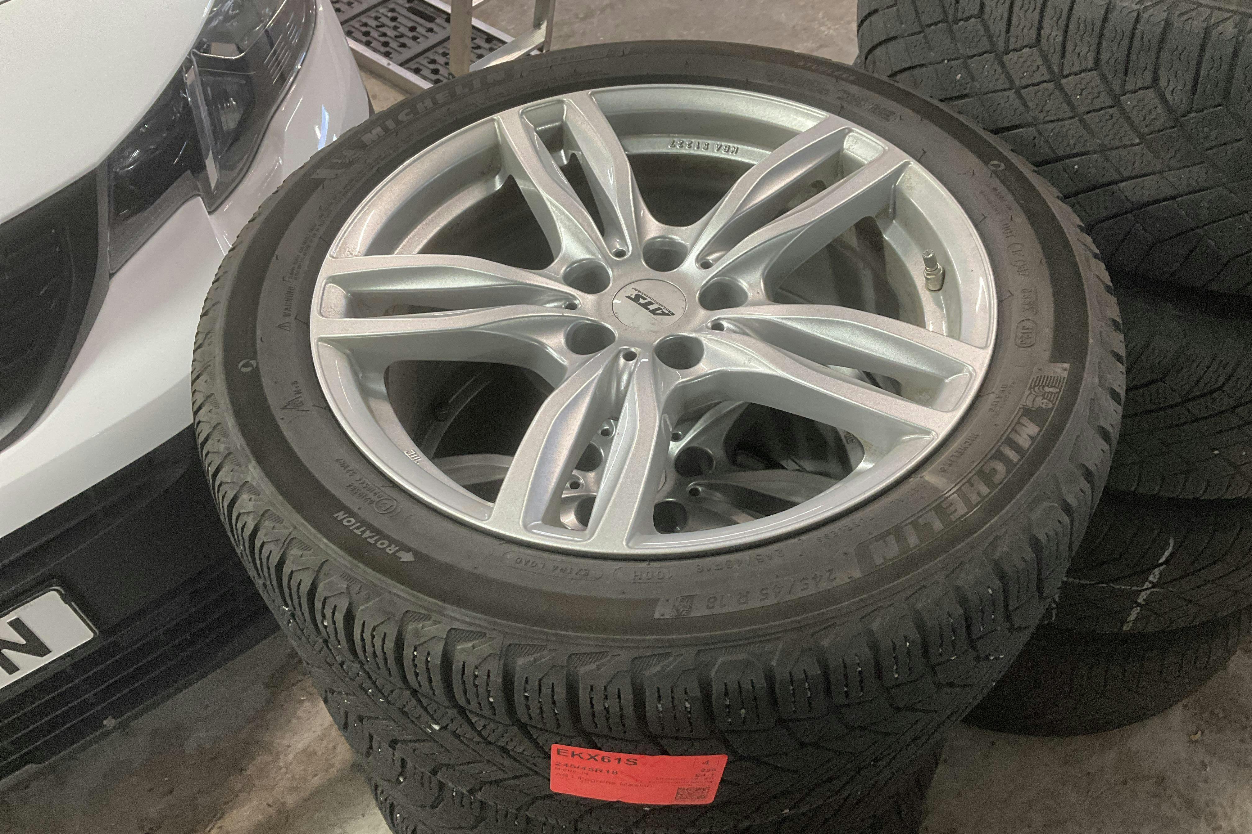 Vehicle Image 19