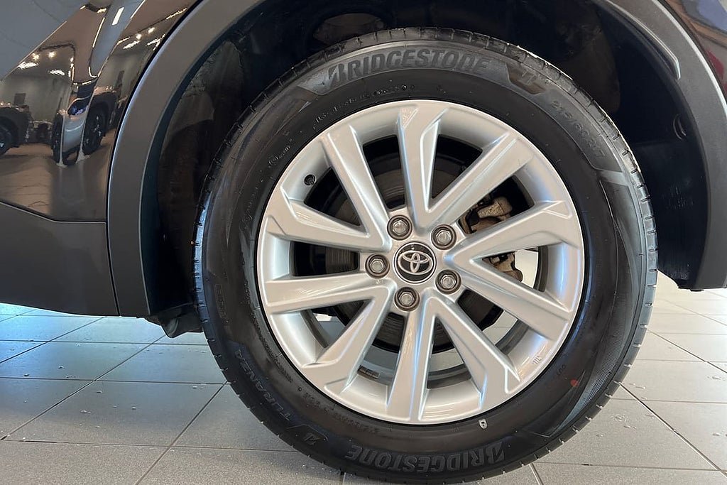 Vehicle Image 17