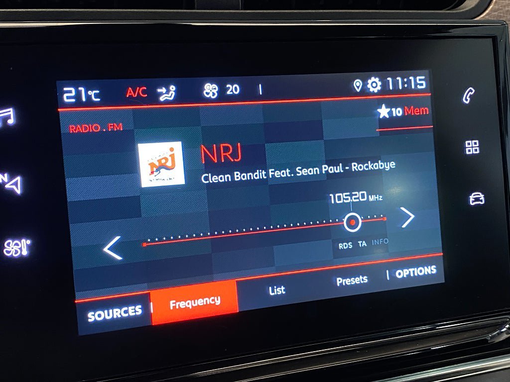 Vehicle Image 11