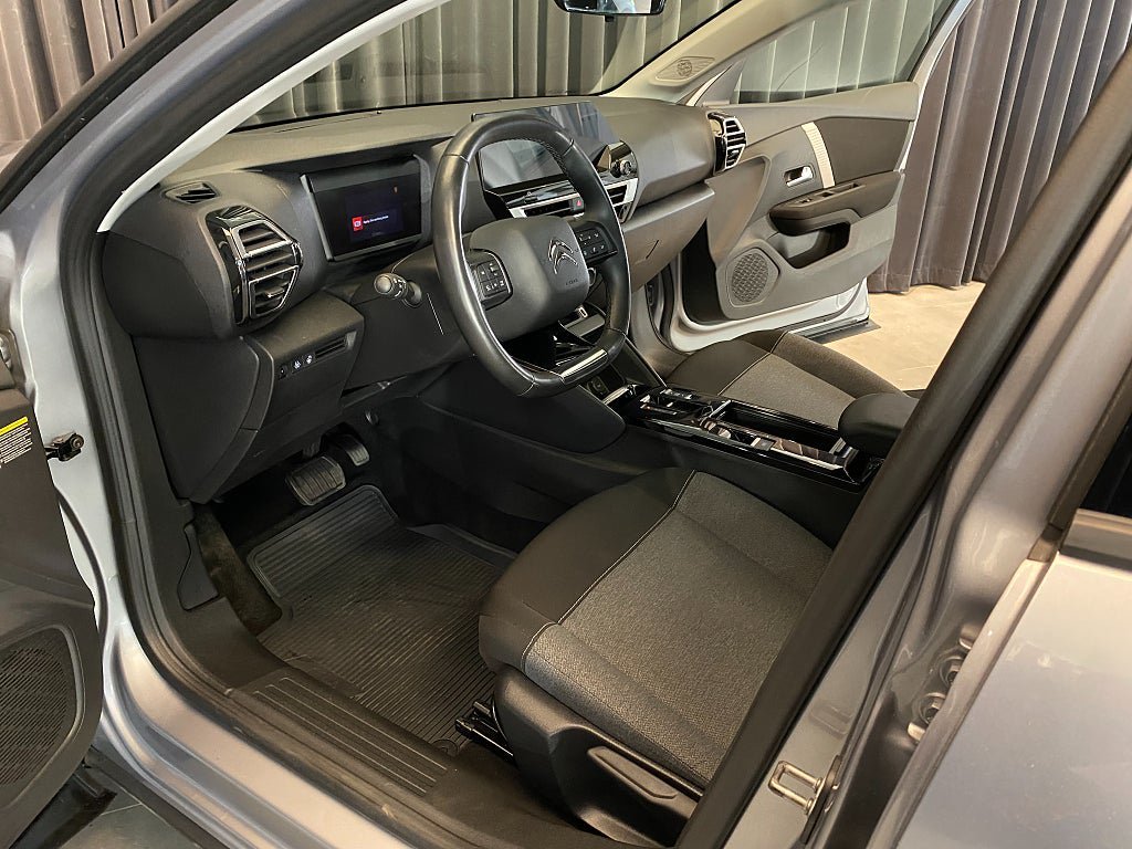 Vehicle Image 26