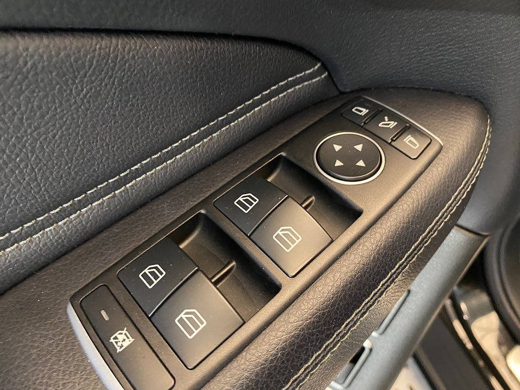 Vehicle Image 27