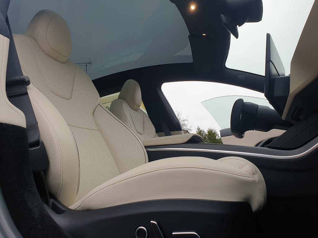 Vehicle Image 25