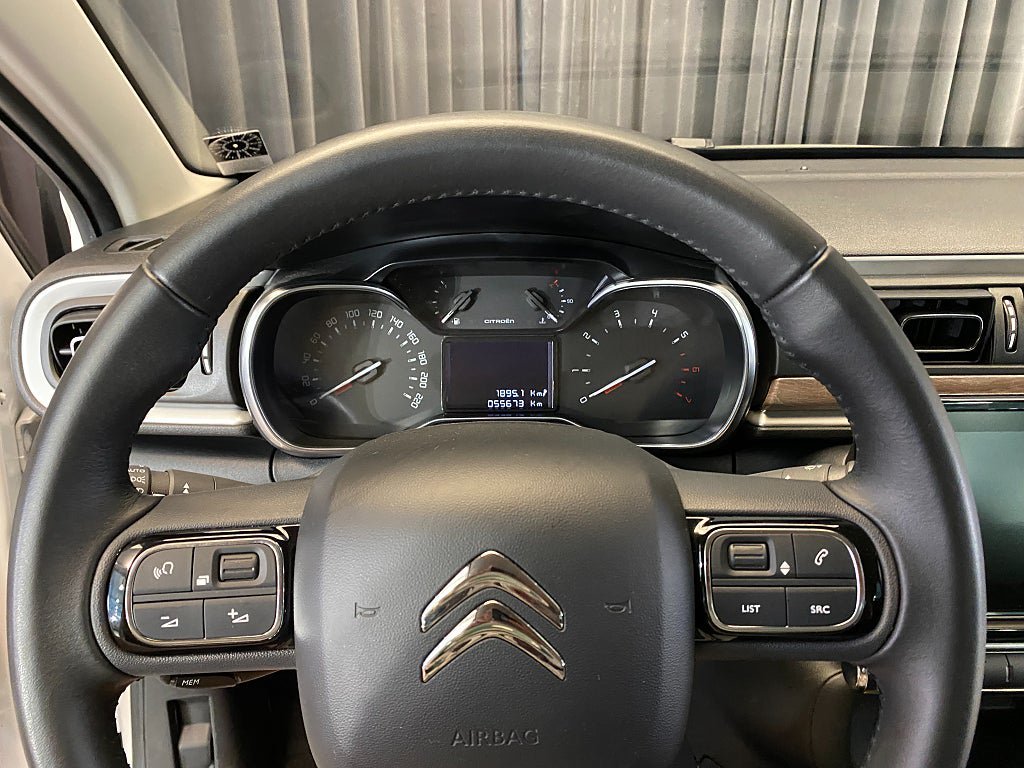 Vehicle Image 32