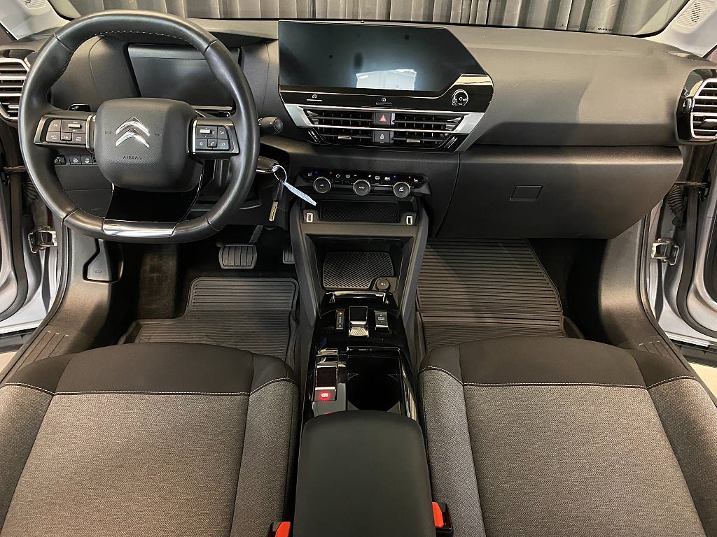 Vehicle Image 38