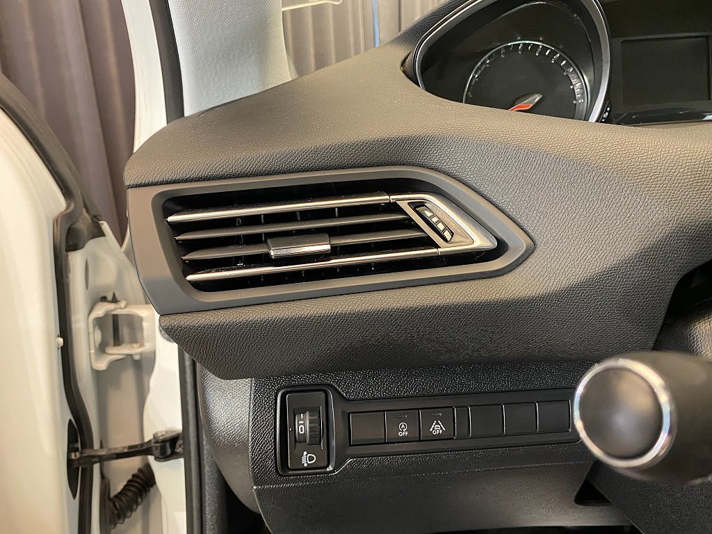 Vehicle Image 50