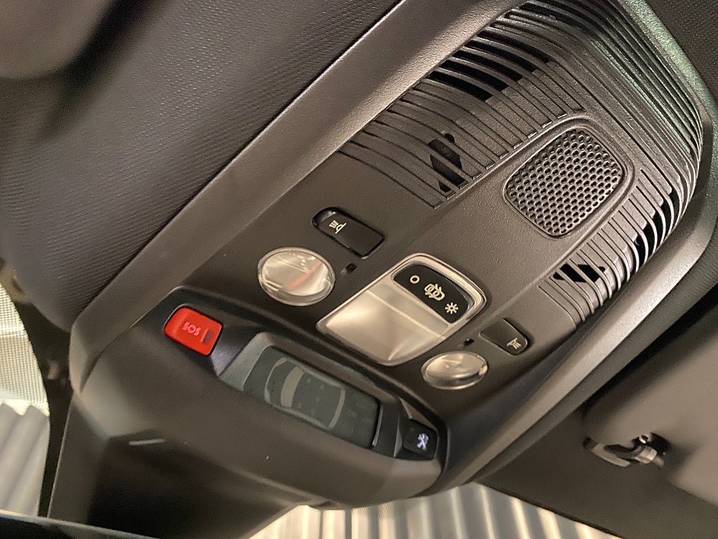 Vehicle Image 37