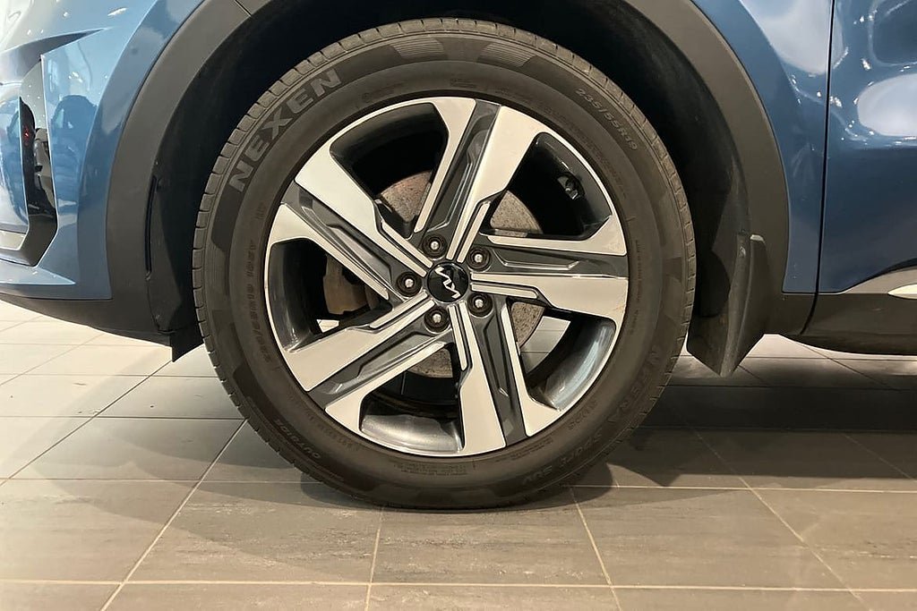 Vehicle Image 17