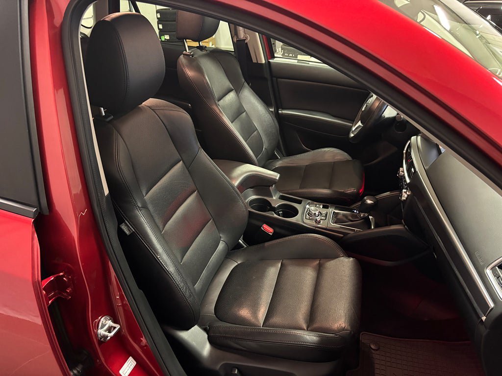 Vehicle Image 18