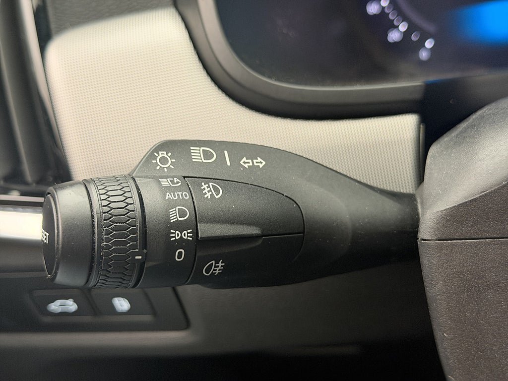 Vehicle Image 28