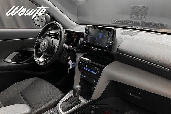 Vehicle Image 12
