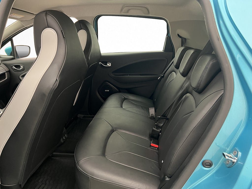 Vehicle Image 26