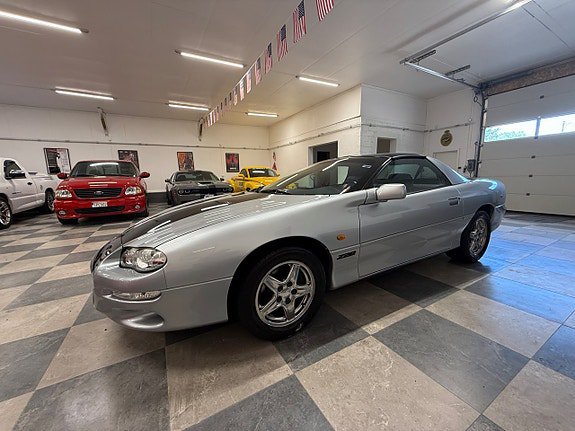Vehicle Image 10