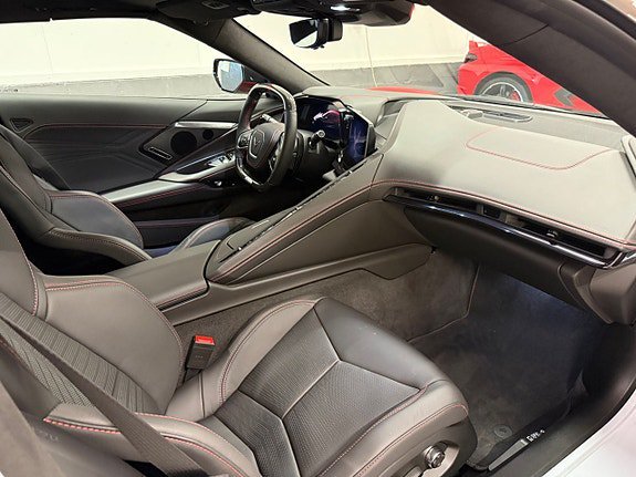 Vehicle Image 23