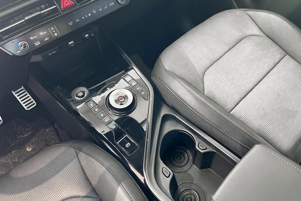 Vehicle Image 12