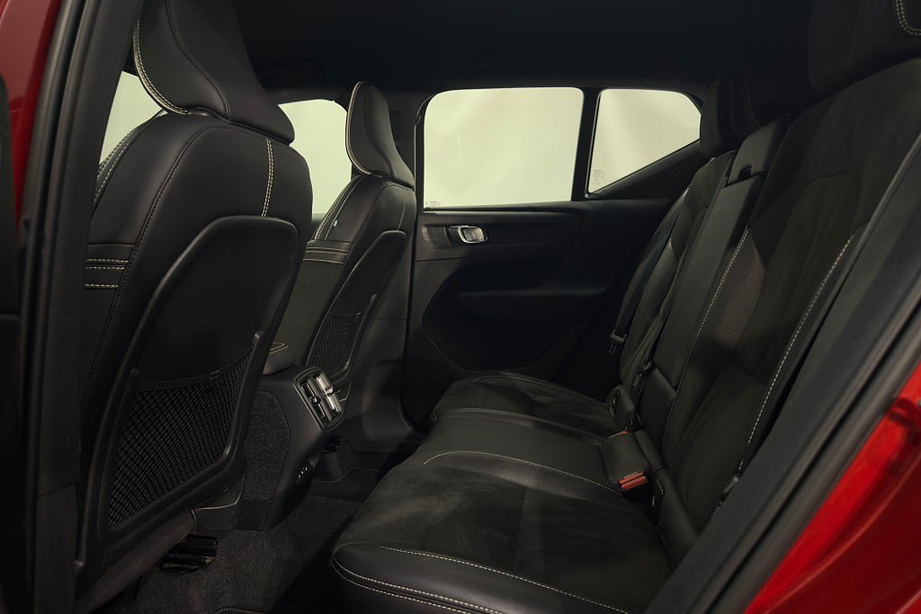 Vehicle Image 25
