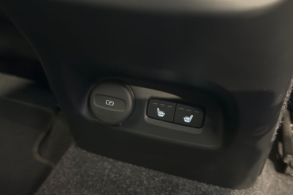 Vehicle Image 26