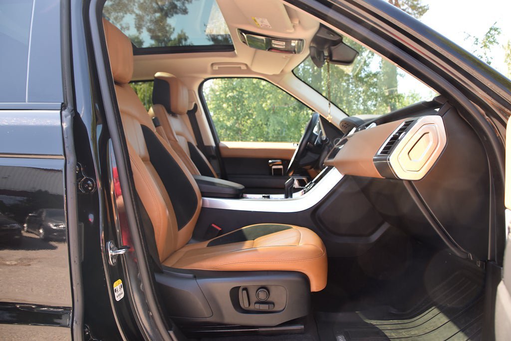 Vehicle Image 10