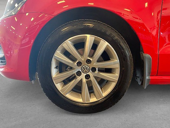 Vehicle Image 8