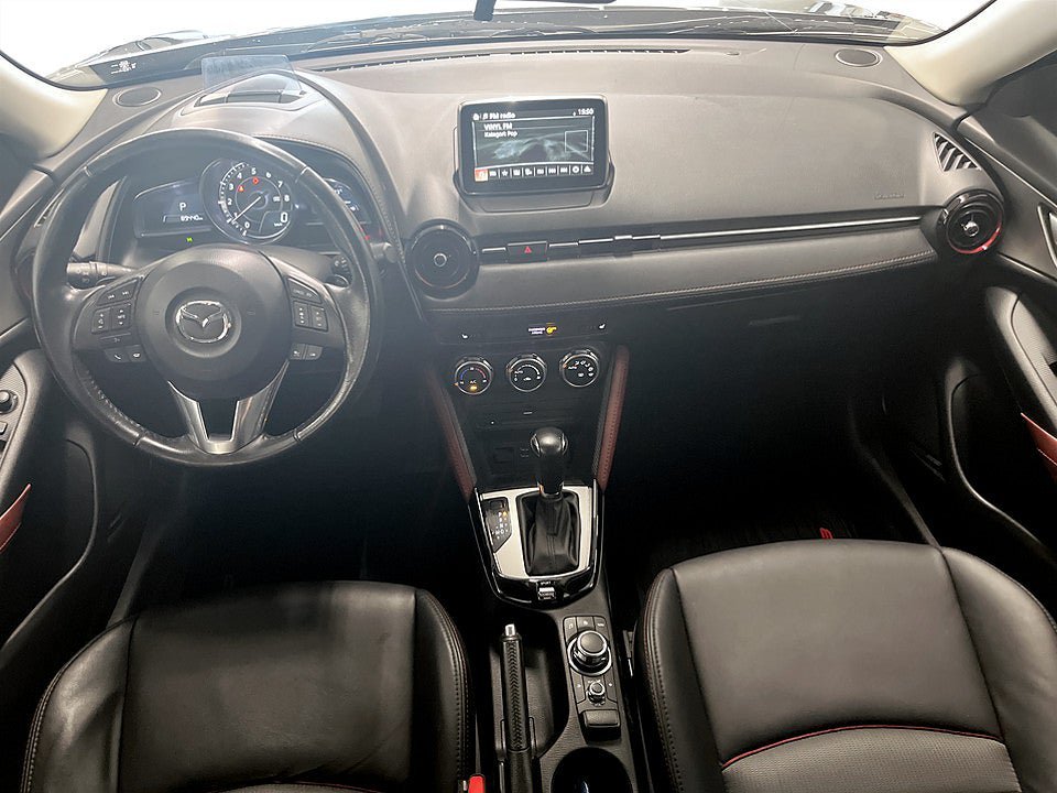 Vehicle Image 6