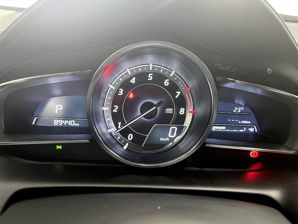 Vehicle Image 9