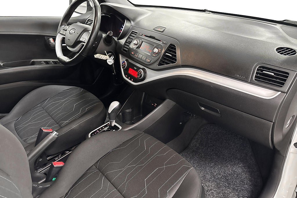 Vehicle Image 16