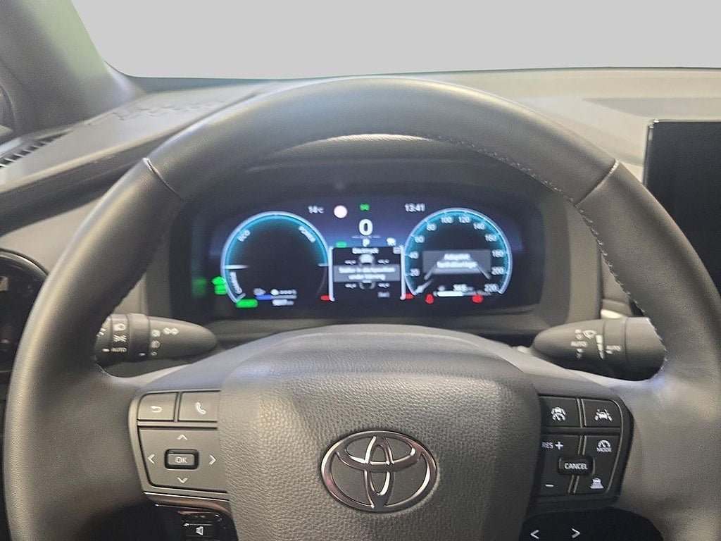 Vehicle Image 15