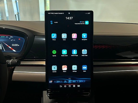 Vehicle Image 14