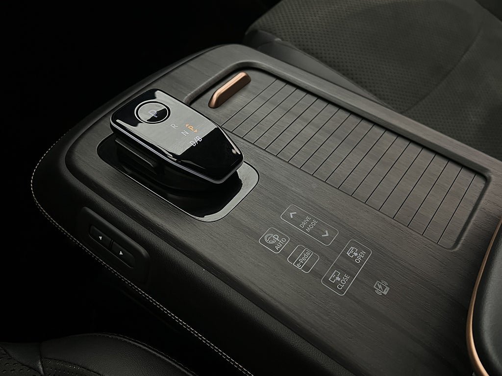 Vehicle Image 23