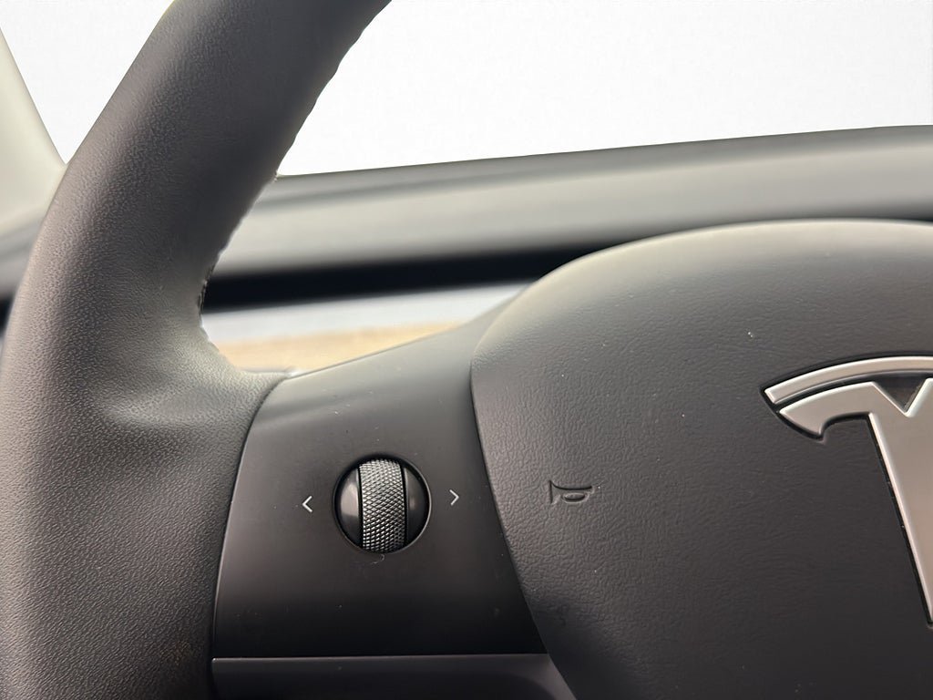 Vehicle Image 27
