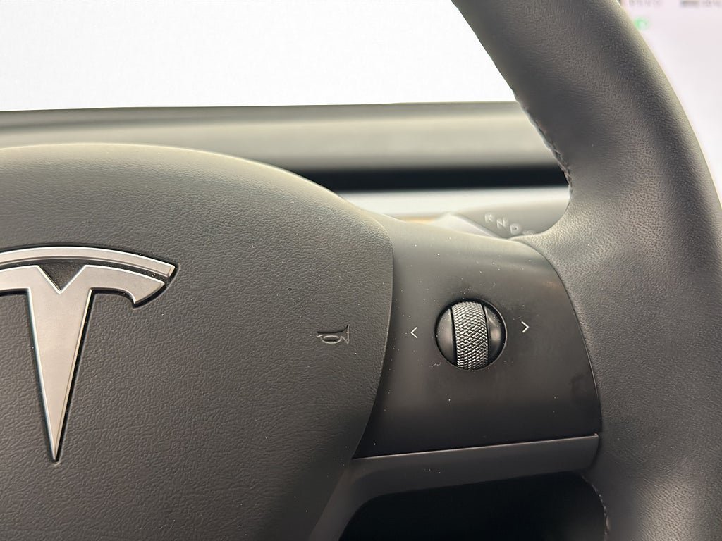 Vehicle Image 28
