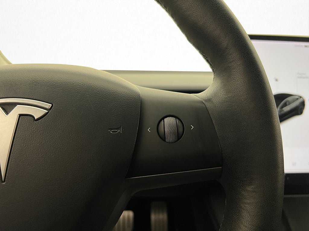 Vehicle Image 27