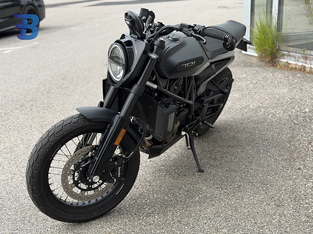 Vehicle Image 7