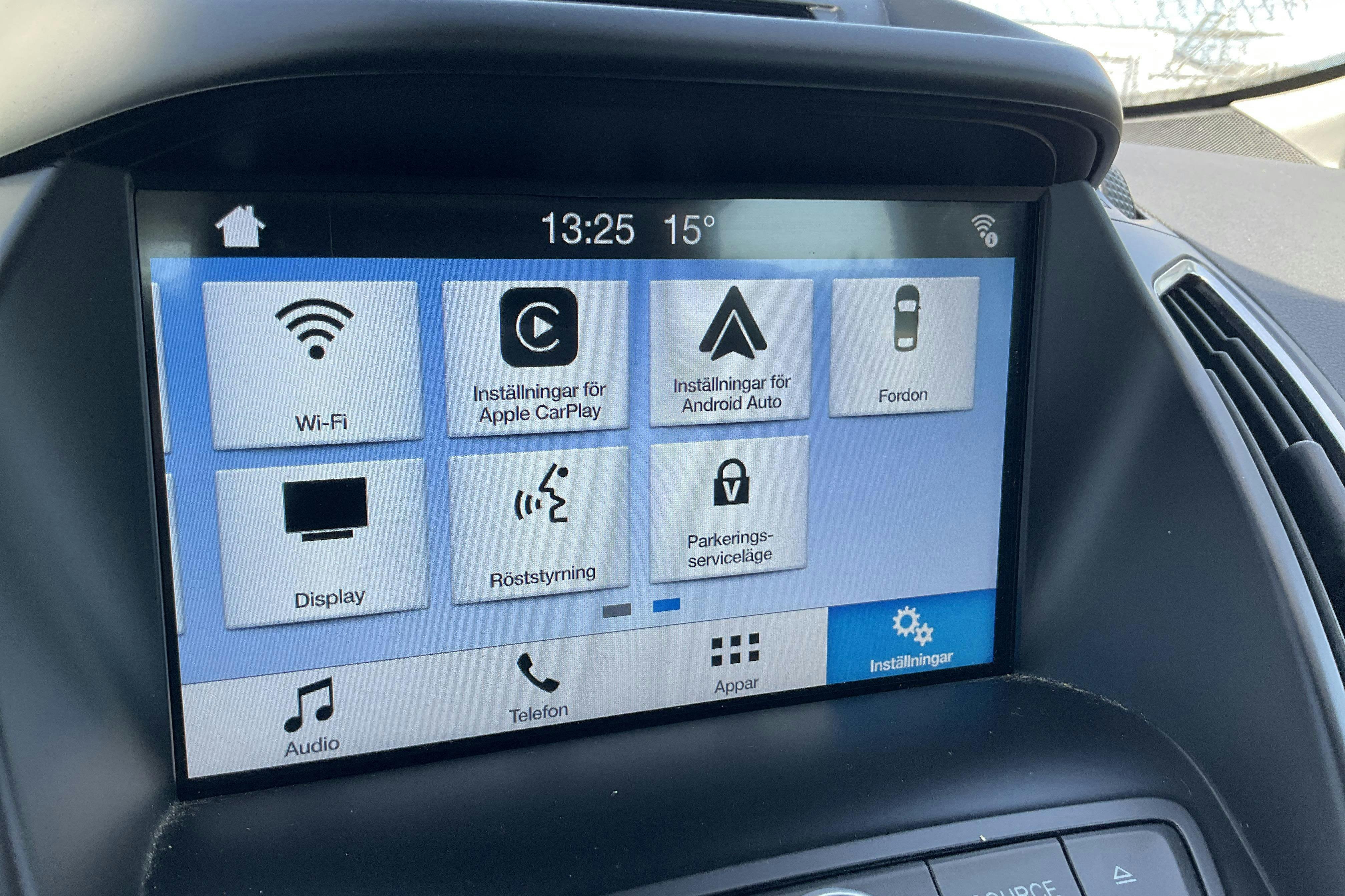 Vehicle Image 12