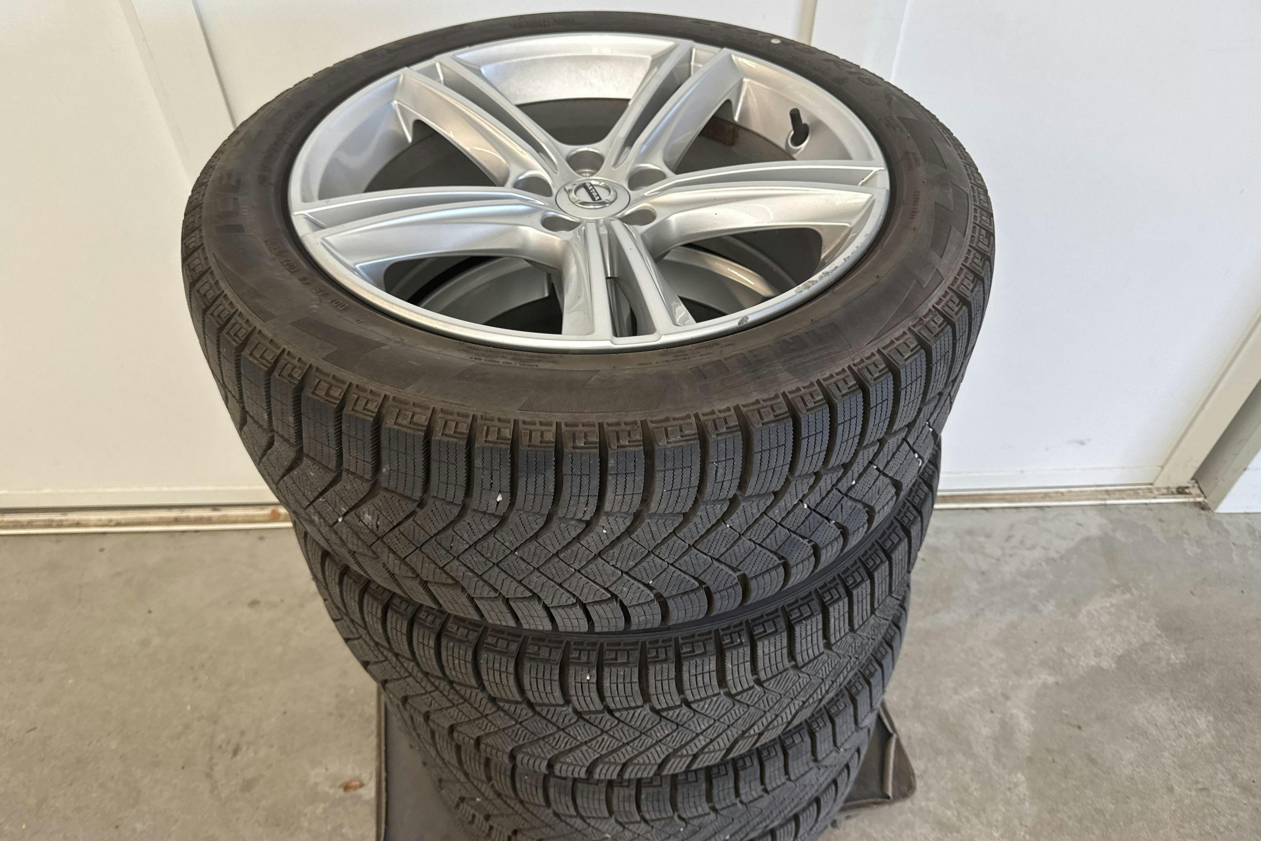 Vehicle Image 16