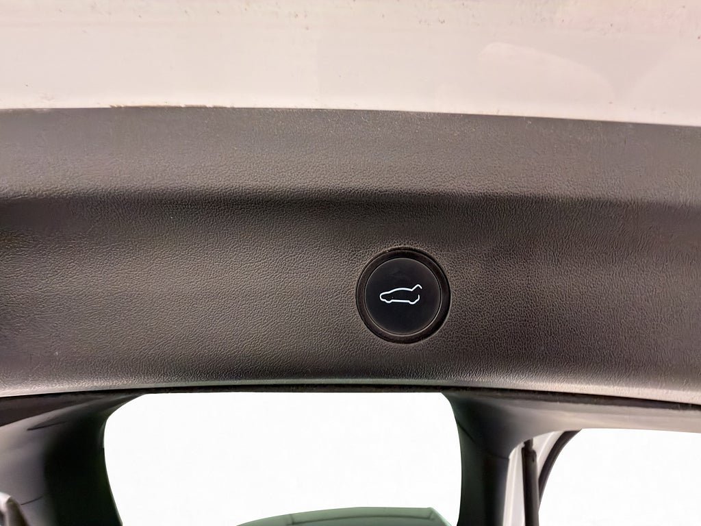 Vehicle Image 28
