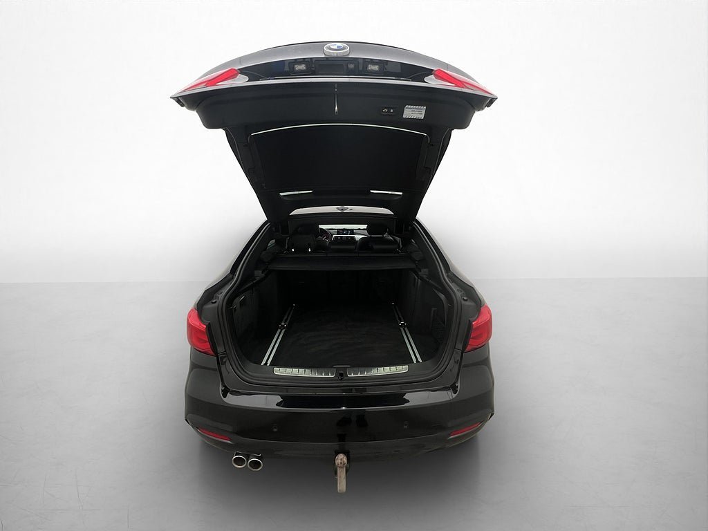Vehicle Image 32