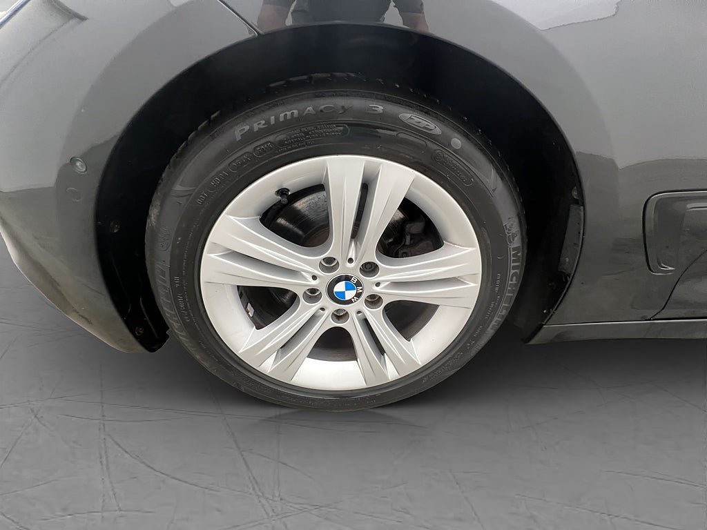 Vehicle Image 33