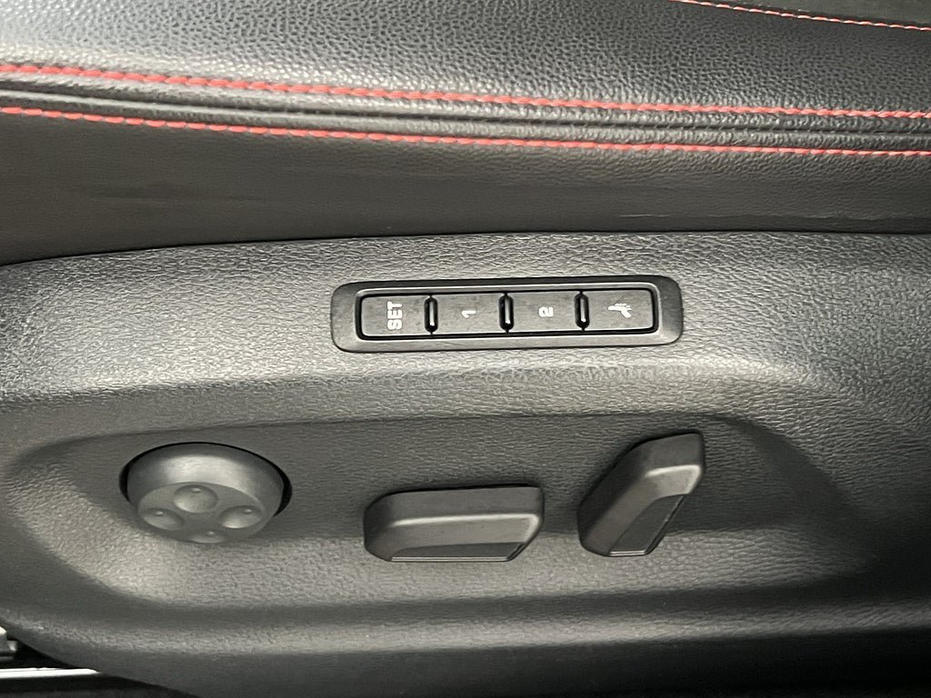 Vehicle Image 26