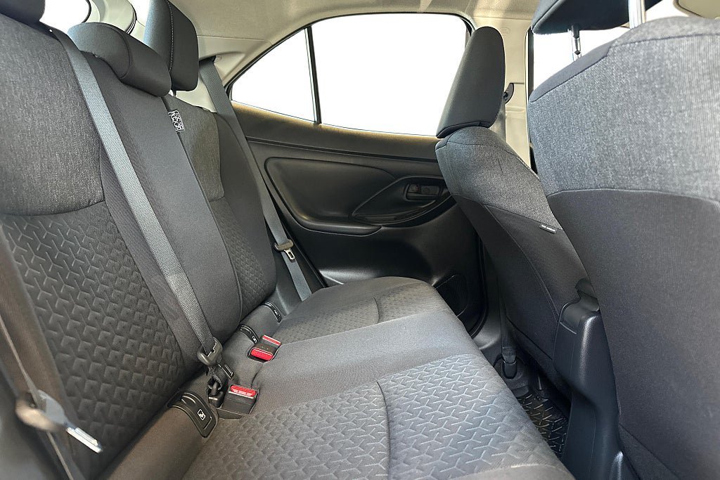 Vehicle Image 12